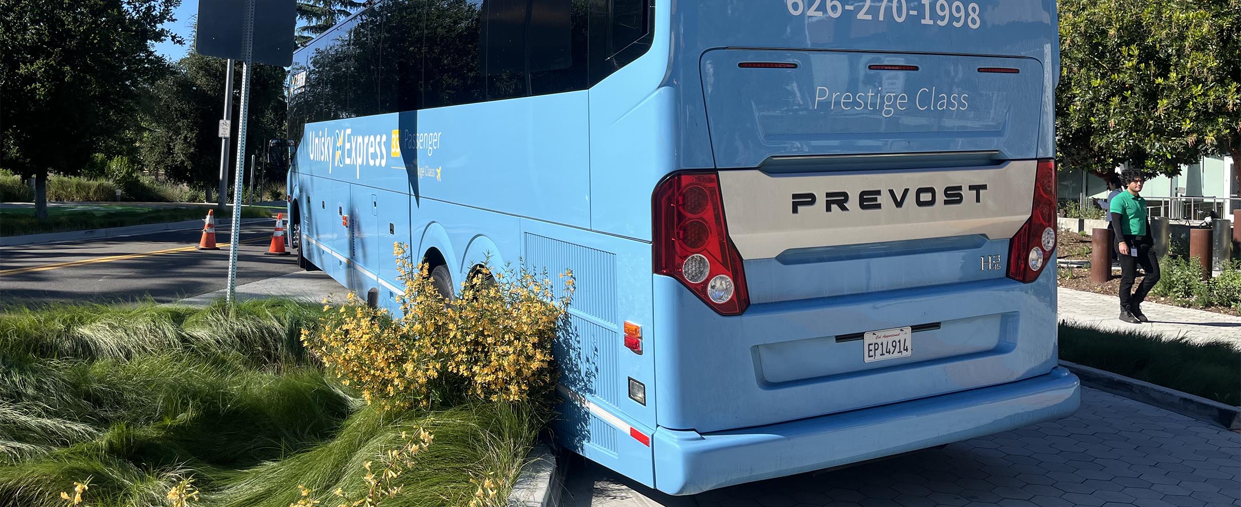 Bus towing in Mountain View with heavy duty towing truck.